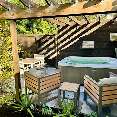 Hot Tub House On Golf Course! 10 Mins To The Beach Μαϊάμι Εξωτερικό φωτογραφία