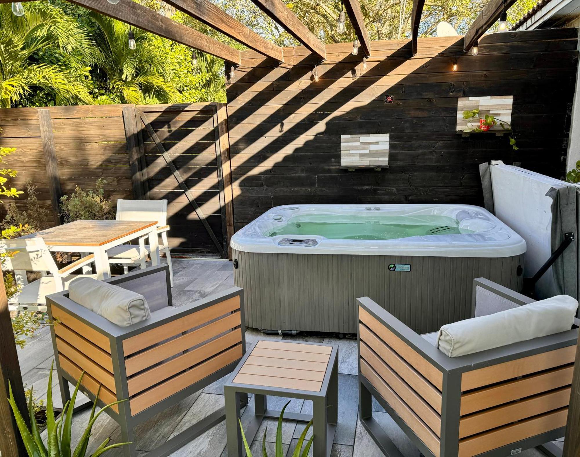 Hot Tub House On Golf Course! 10 Mins To The Beach Μαϊάμι Εξωτερικό φωτογραφία