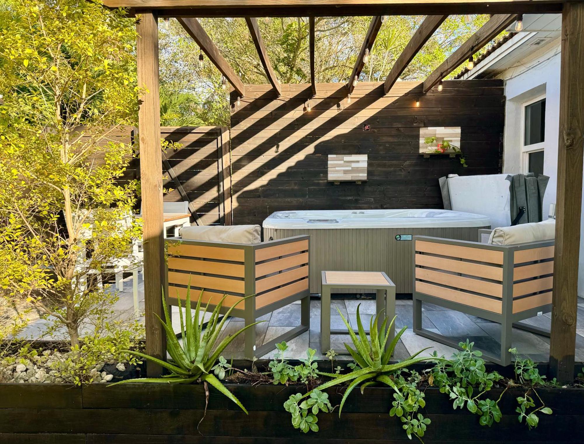 Hot Tub House On Golf Course! 10 Mins To The Beach Μαϊάμι Εξωτερικό φωτογραφία